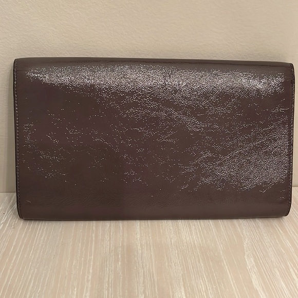 YSL Gray patent leather clutch - Picture 2 of 6